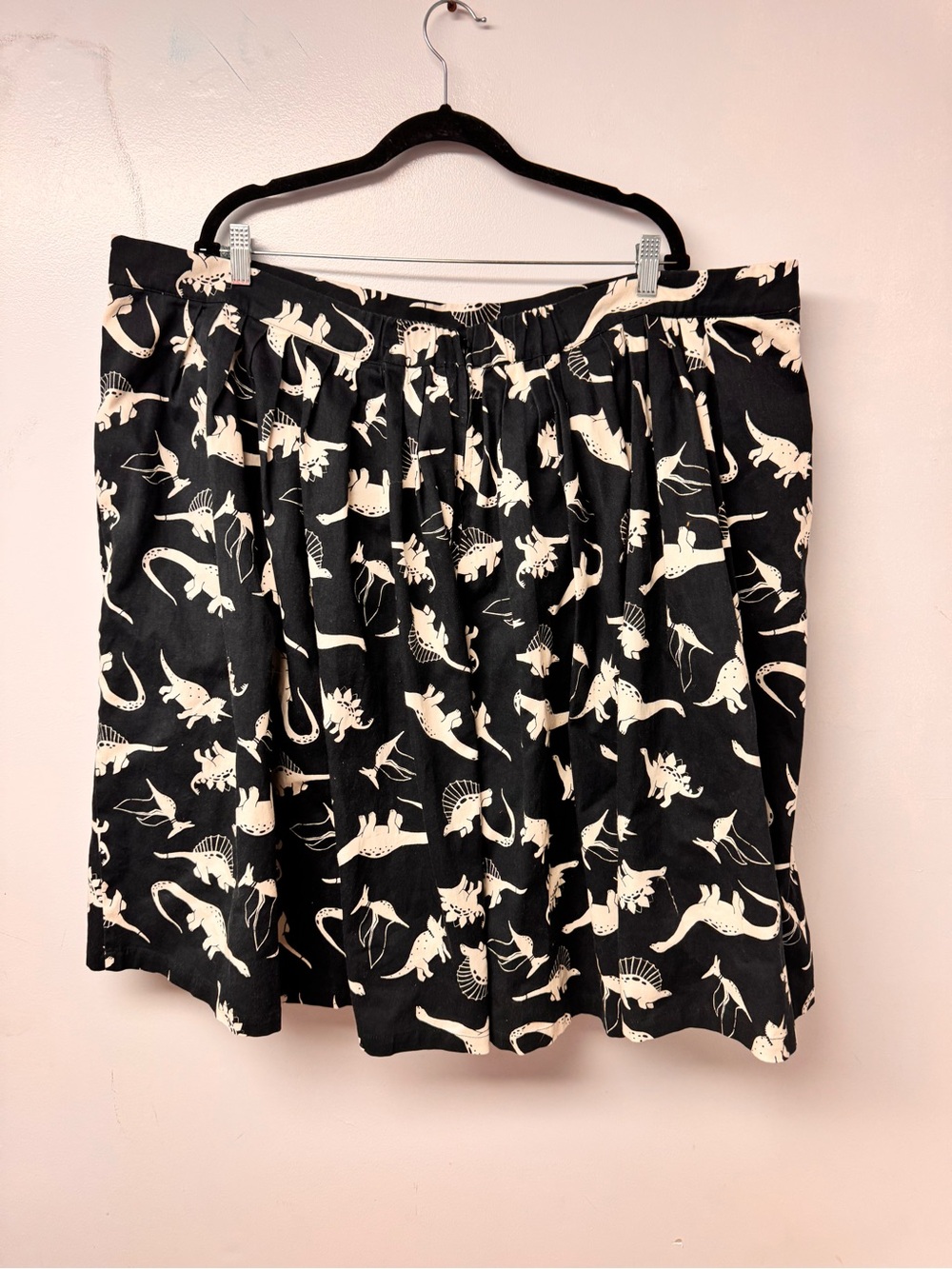 ModCloth Dinosaur Print Pleated Skirt Women’s 4X Black Cream Plus Size Pockets - Picture 4 of 12